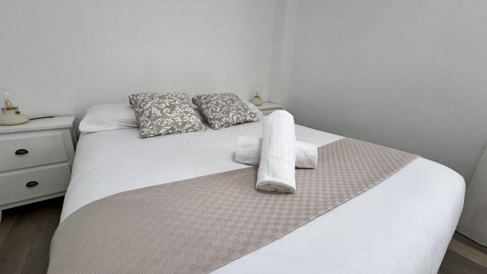 Apartamenticos Plaza Del Pilar III Zaragoza Luaran gambar